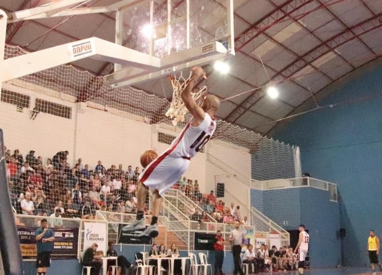 Na final, Assis enfrenta Vesceslau no Basquete masculino; jogo será hoje, às 19h no GEMA