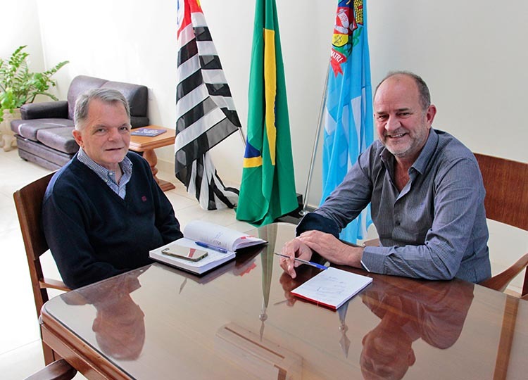 Prefeito José Fernandes recebe visita de Deputado Estadual