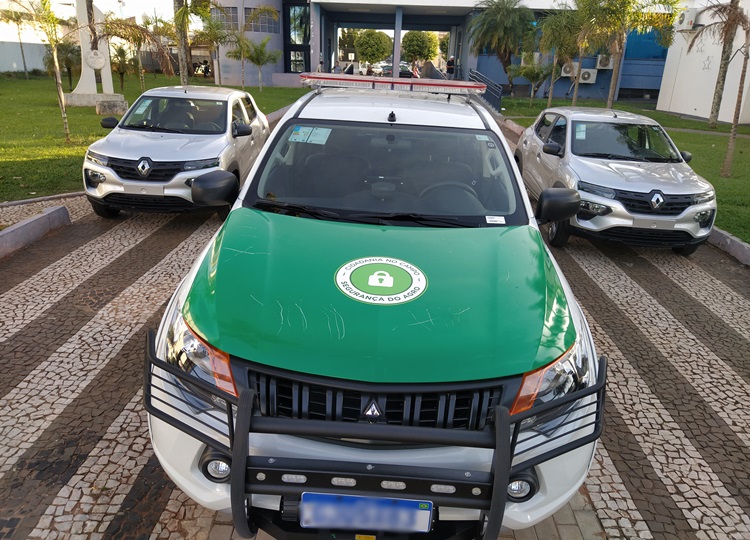 Veículos da Prefeitura de Assis são alvos de ato criminoso no Paço Municipal