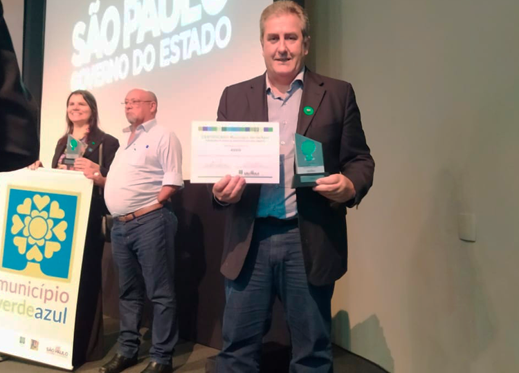 Assis recebe certificado de qualificação do Município VerdeAzul