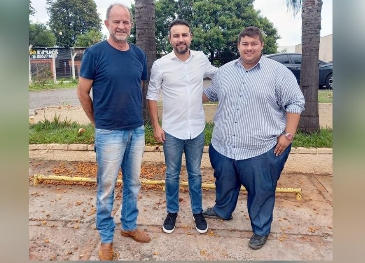 CIDADE EM MOVIMENTO: Prefeito recebe visita do deputado estadual Alexandre Pereira