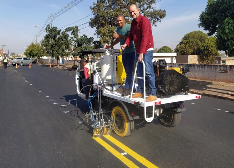 Prefeitura adquire ‘Moto Pintura’ para agilizar trabalhos de revitalização pública