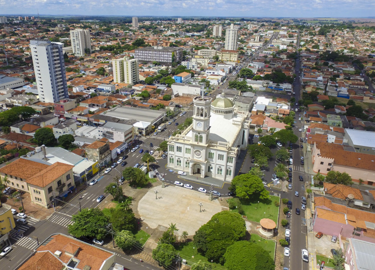 Assis comemora 118 anos com Missa Solene