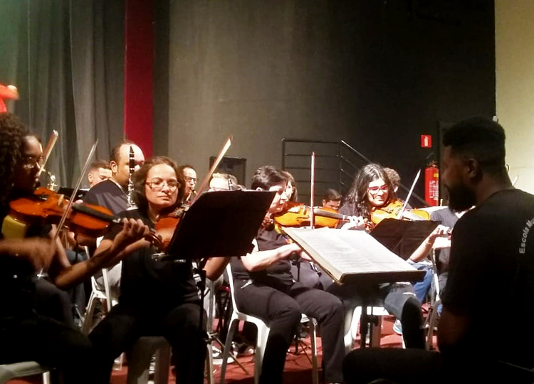Orquestra Municipal se apresenta dia 12 no Teatro Municipal