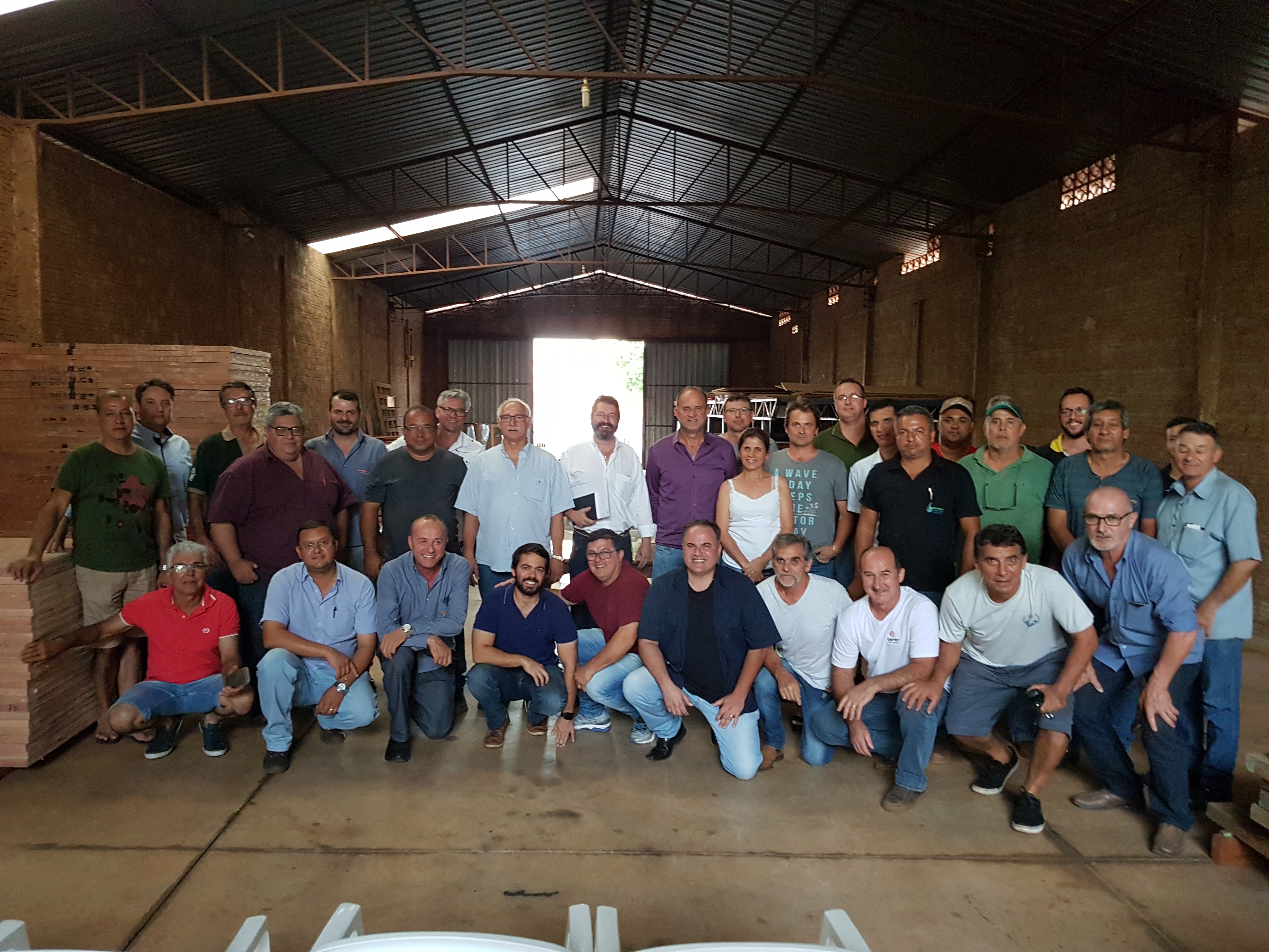 Prefeito se reúne com empresários para apresentar proposta feita pela Sabesp