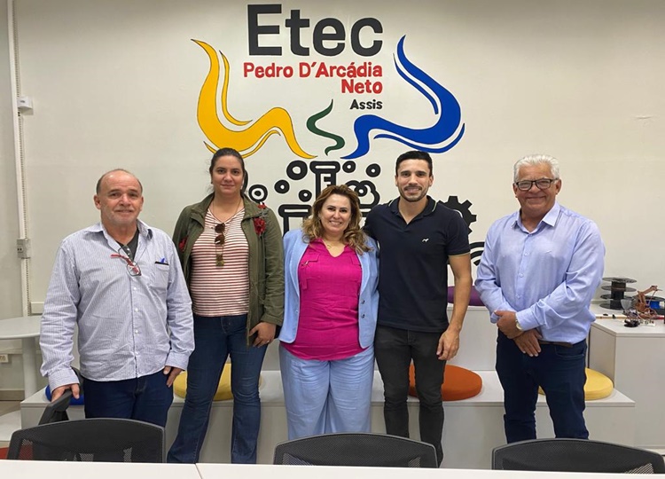 DESENVOLVIMENTO ECONÔMICO: Visita à ETEC busca aperfeiçoamento da mão de obra especializada