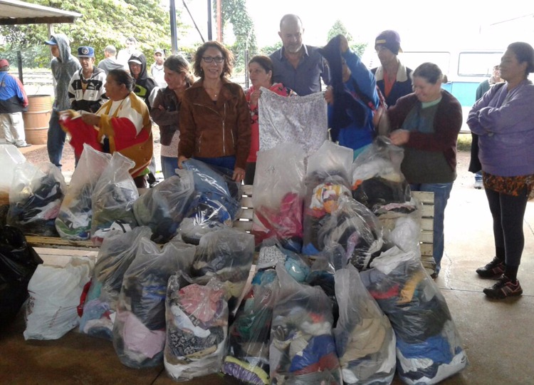 Fundo Social realiza 1º repasse de roupas da Campanha do Agasalho