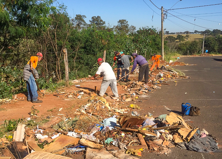 Prefeitura fiscaliza descarte irregular de lixos e entulhos em áreas de preservação ambiental