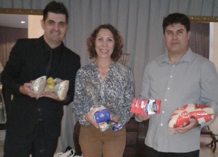Fundo Social recebe quase meia tonelada de alimentos do evento Expo Noivas