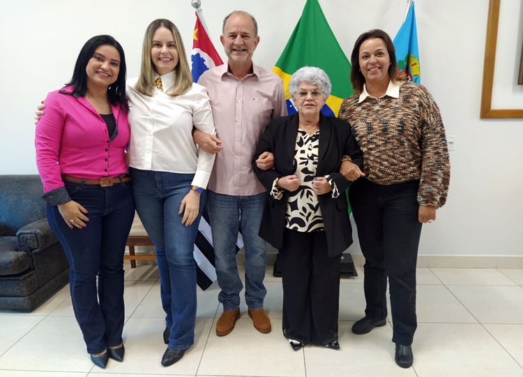 Prefeito de Assis decreta ponto facultativo em dias de jogos da seleção brasileira de futebol feminino