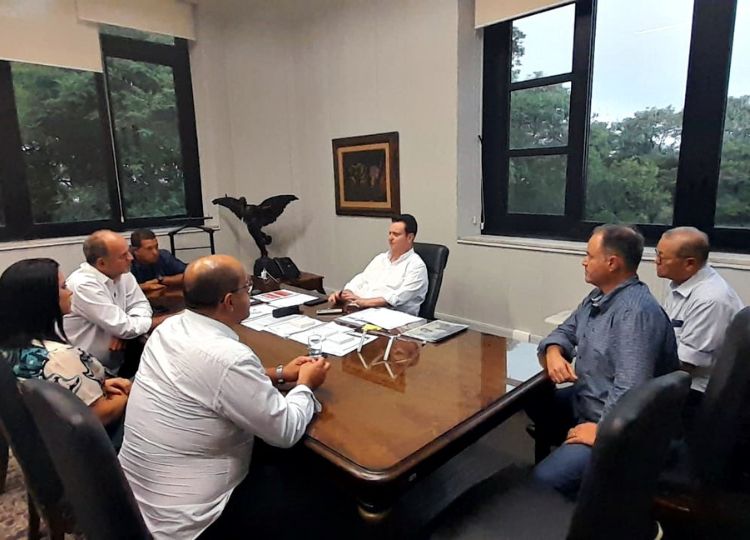 Gestores municipais reúnem com o chefe da Casa Civil no Palácio dos Bandeirantes em São Paulo