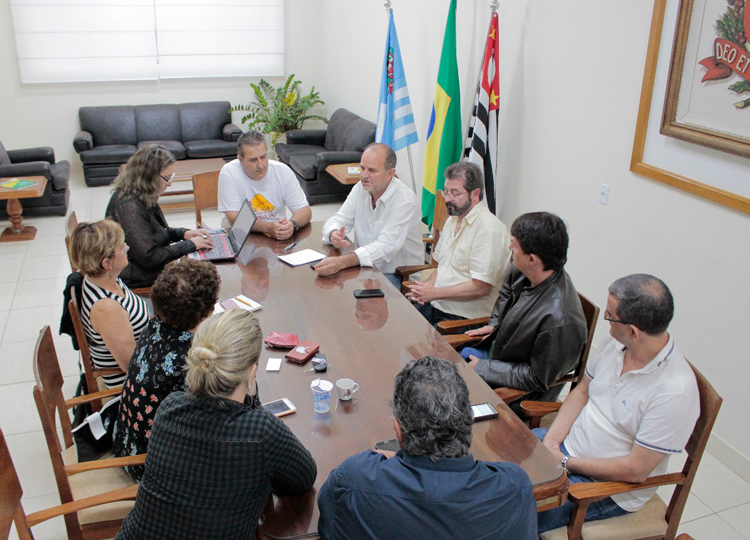 Prefeito, vice e secretários se reúnem emergencialmente após a chuva desta segunda