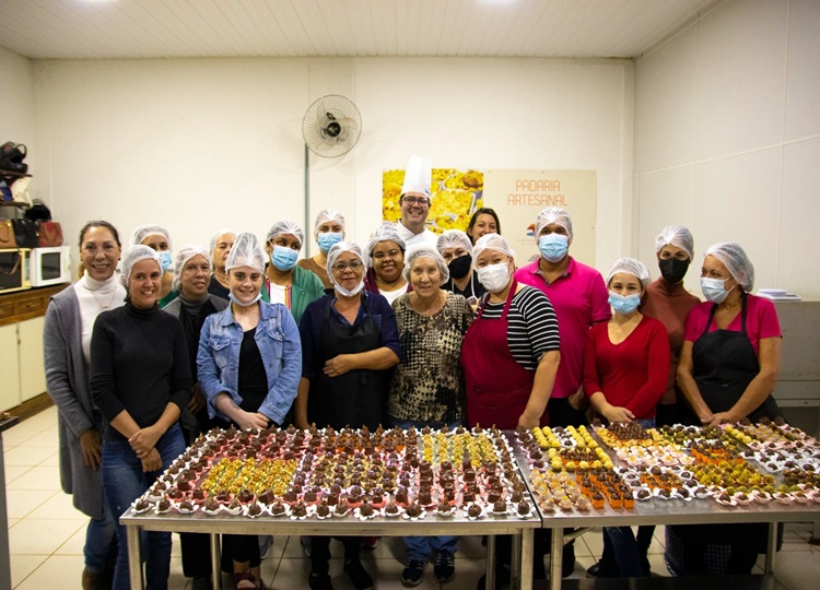 Fundo Social finaliza curso para a produção de ‘Doces Finos’