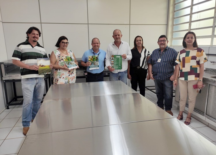 Assis inaugura Projeto Cozinhalimento em parceria com Estado