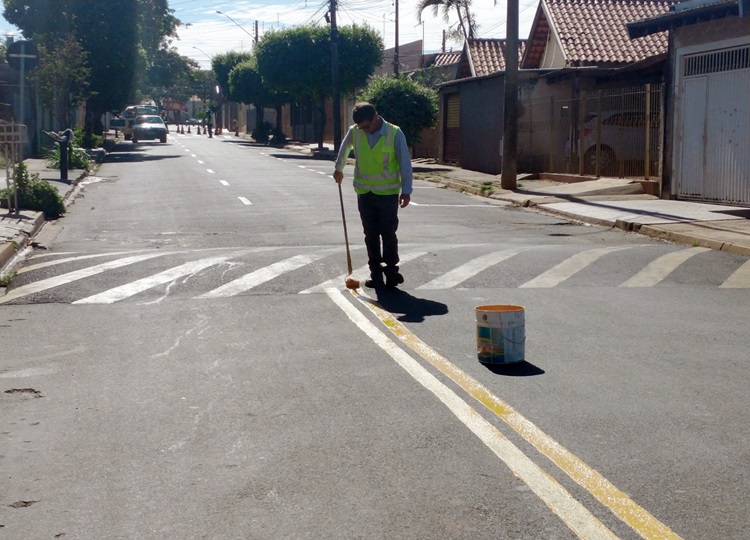 CIDADE EM MOVIMENTO: Departamento de Trânsito intensifica ações de revitalização de vias
