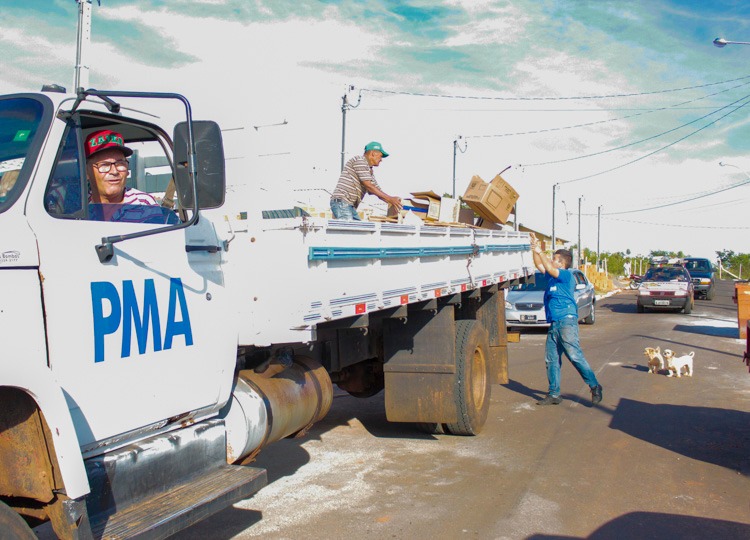 Assis + Limpa promove ação no Residencial Pacaembu
