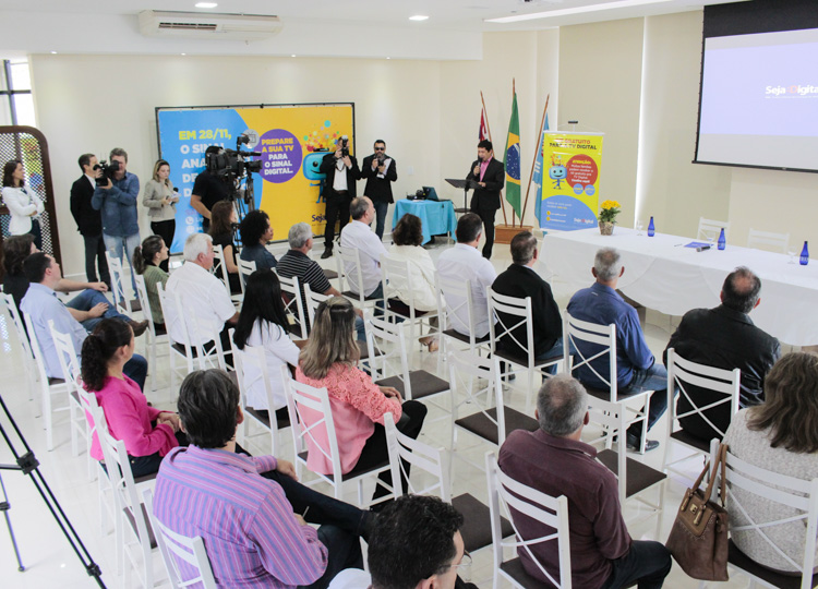 Assis participa do “Seja Digital” e famílias de baixa renda podem adquirir sinal digital