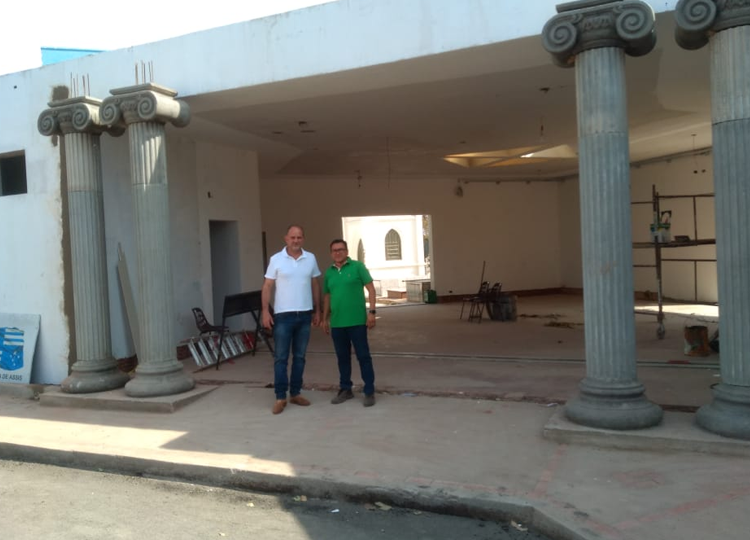 Prefeito José Fernandes acompanha obras no Cemitério Municipal