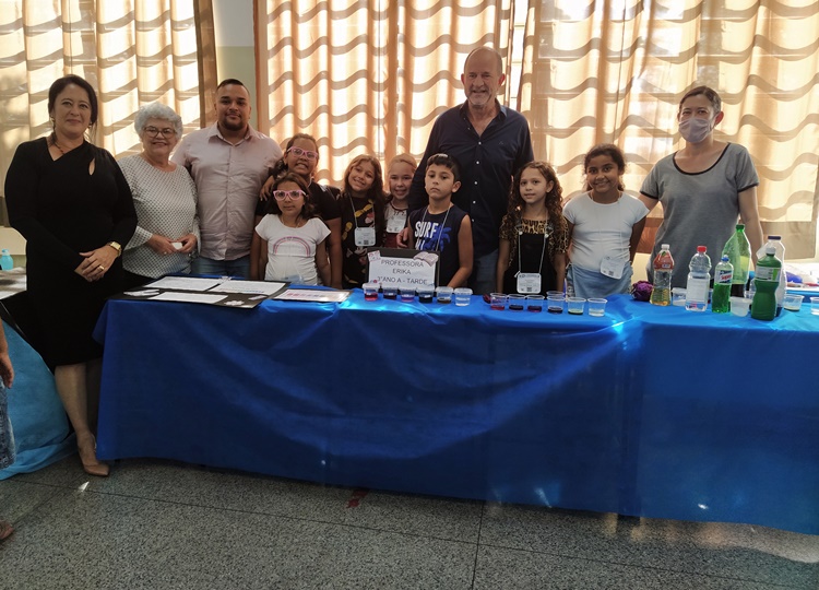 EDUCAÇÃO E CIÊNCIA EM MOVIMENTO: EMEIF “Prof.ª Nísia Mercadante do Canto Andrade” realiza a Feira de Ciências