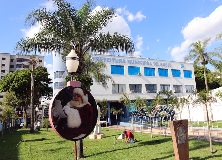 Decoração de Natal será iluminada nesta quarta-feira, 10, no Paço Municipal 
