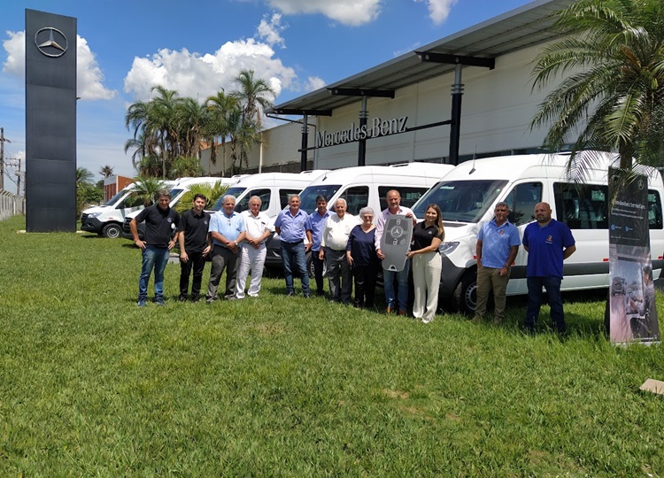 Prefeitura adquire 5 novos veículos para o transporte escolar dos alunos da Rede Municipal de Ensino