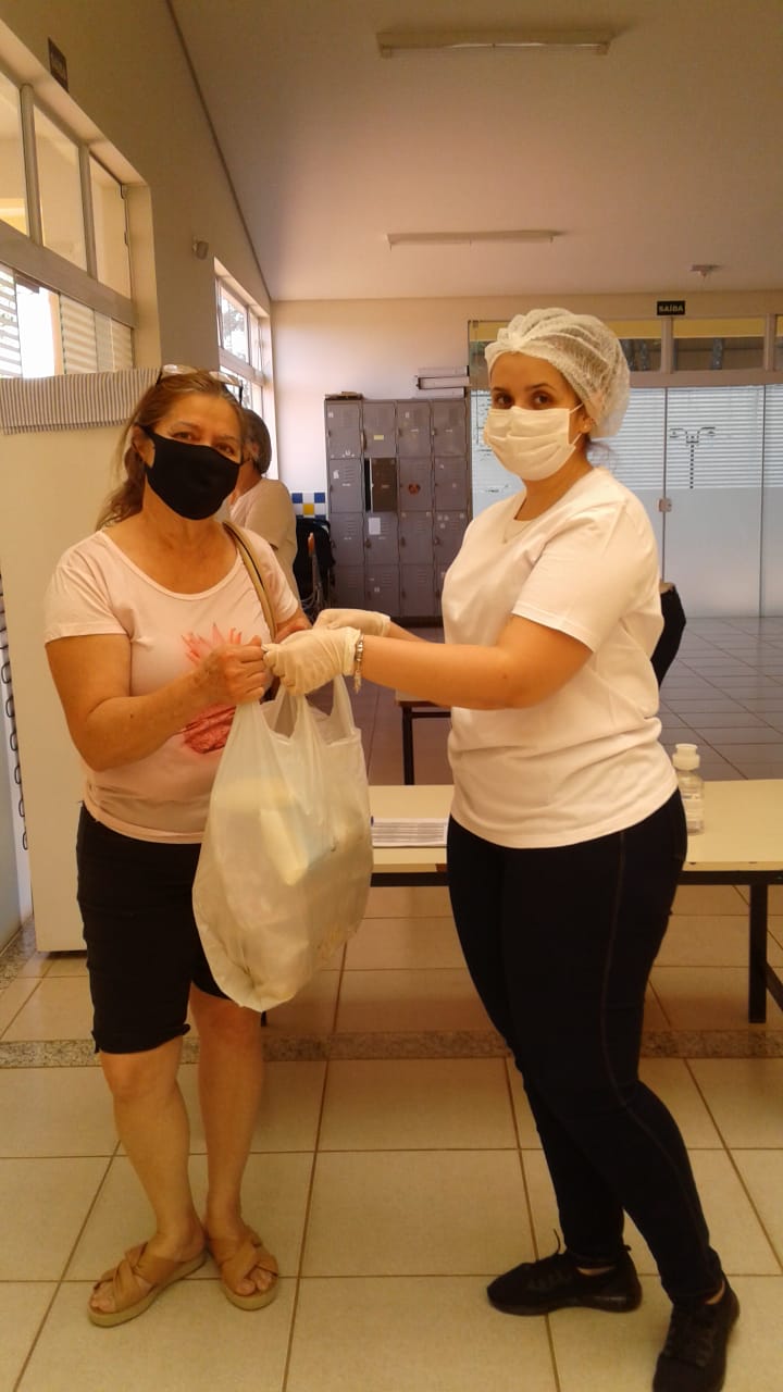Educação entrega mais de 1mil quilos de carne aos alunos da Rede Municipal