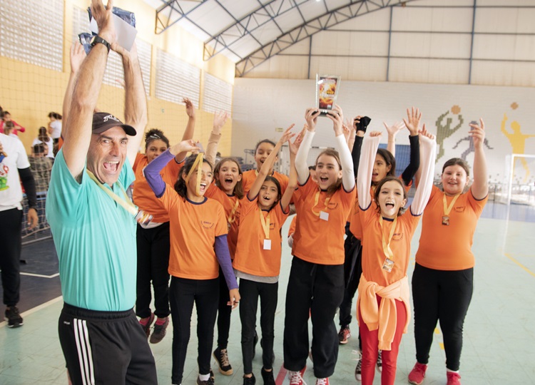 CIDADE EM MOVIMENTO: Educação realiza o 1º Jogos Escolares de Assis ‘Promovendo encontros, criando Memórias’