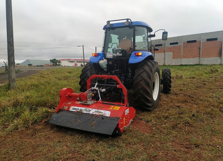Prefeitura investe em equipamento para melhorar a manutenção das áreas verdes