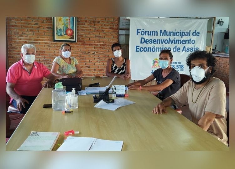 Desenvolvimento Econômico em Movimento: Prefeitura convida artesãos de Assis para reunião sobre economia solidária