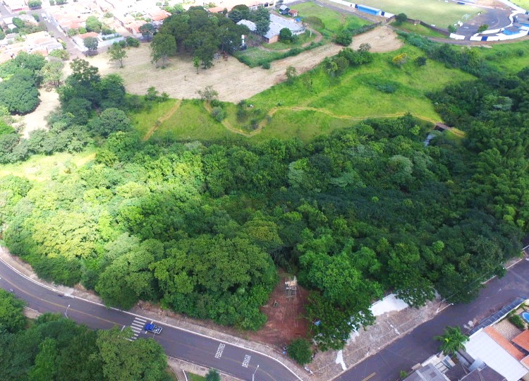 Prefeito José Fernandes anuncia criação de Parque da Juventude