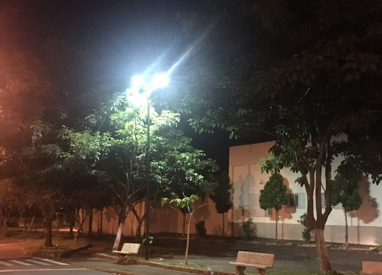 Prefeitura melhora iluminação na região do Fórum