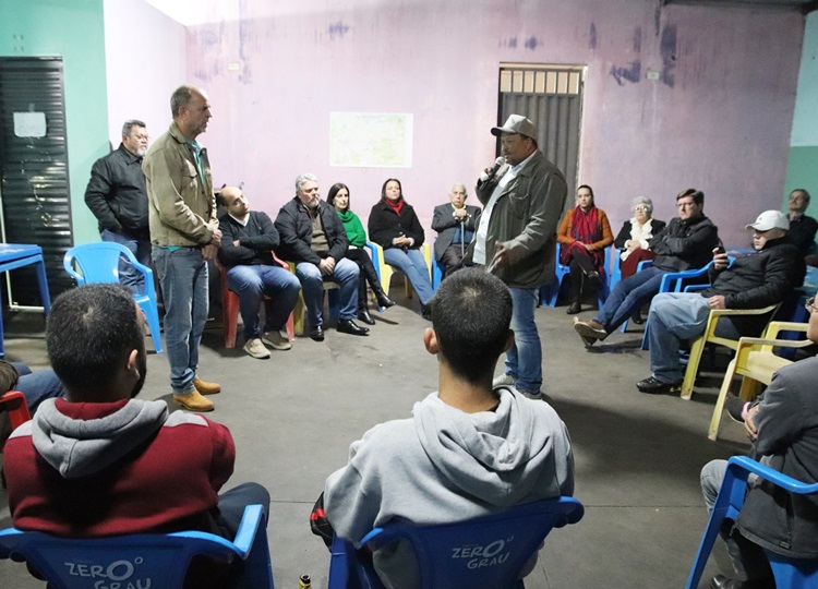 ASSIS EM MOVIMENTO: Reunião de gestores municipais com moradores do Complexo Prudenciana reúne bom público