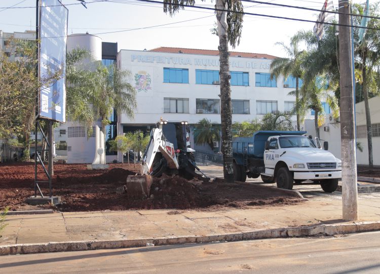 Pátio do Paço Municipal é revitalizado visando melhorar segurança e acessibilidade