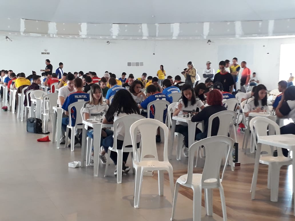 Equipes feminina e masculina do xadrez se destacam nesta terça, 23