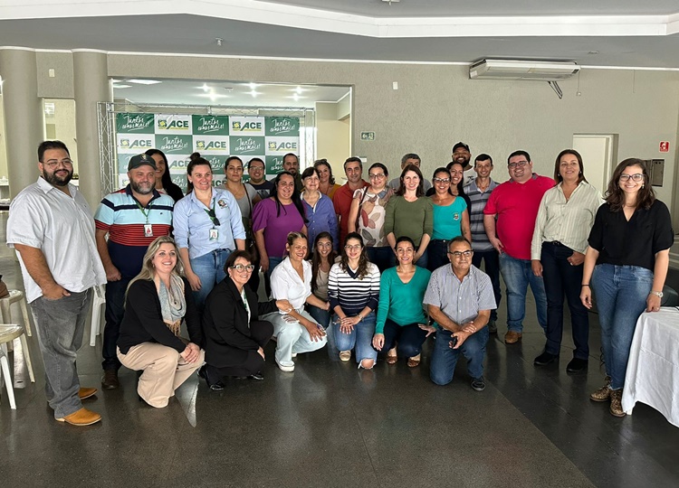 Secretaria de Agricultura e Meio Ambiente prestigia evento em Santa Cruz do Rio Pardo para debater programa de proteção animal