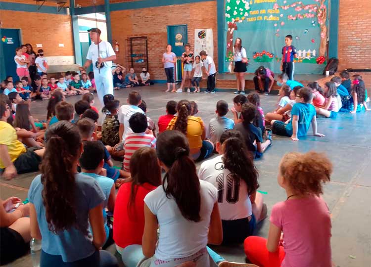 EDUCAÇÃO EM MOVIMENTO: Escolas municipais preparam várias atividades em comemoração a Semana da Consciência Negra 