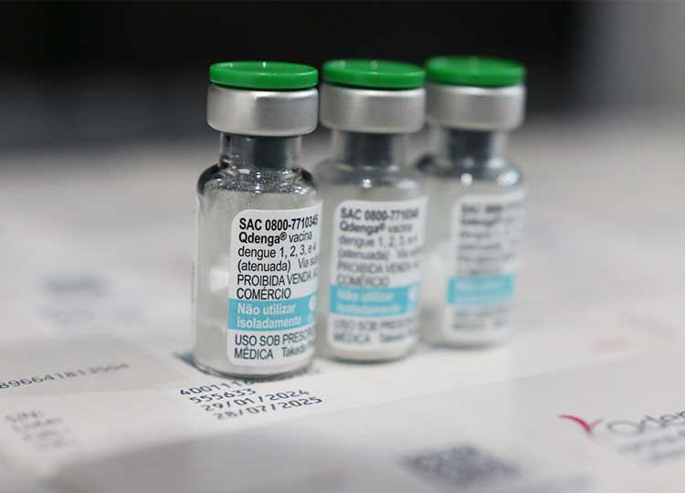 Assis recebe primeiras doses da vacina contra dengue; serão imunizadas pessoas de 10 a 14 anos
