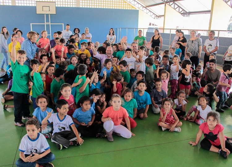 Prefeitura inaugura Quadra de Esportes da EMEIF Mafalda na Vila Progresso