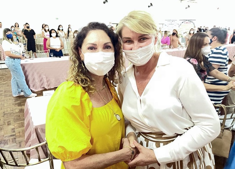 SOLIDARIEDADE EM MOVIMENTO: Luciana Barreto Fernandes participa de encontro de primeiras-damas com presença de Bia Dória