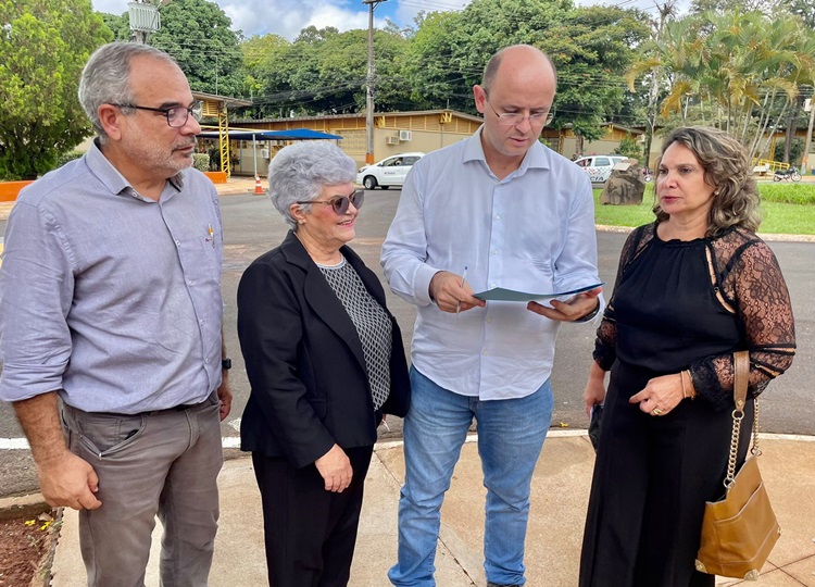 EDUCAÇÃO EM MOVIMENTO: Prefeitura oficializa reivindicações ao Secretário Estadual da Educação em Assis