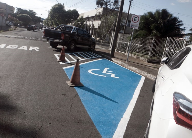 TRÂNSITO EM MOVIMENTO: Ruas da região central recebem novas sinalizações e pinturas de faixas