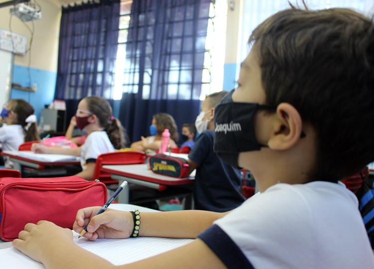 EDUCAÇÃO EM MOVIMENTO: Ano letivo na Rede Municipal de Ensino inicia no dia 7 de fevereiro com aulas presenciais