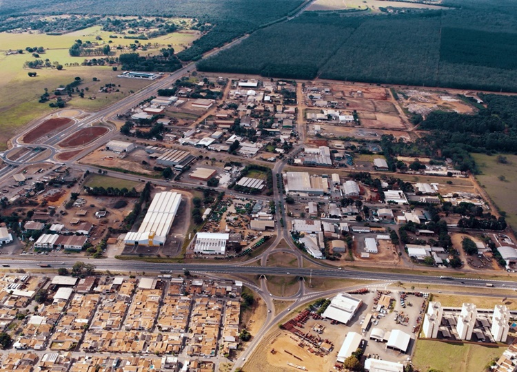 Conquista histórica da atual gestão: Projeto que prevê o asfaltamento do Distrito Industrial é aprovado por unanimidade pelos vereadores