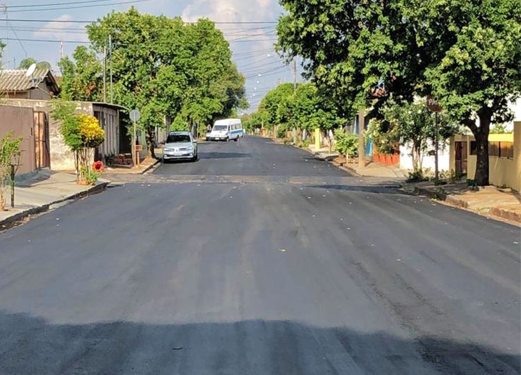 Rua Euclides da Cunha recebe 500 toneladas de massa asfáltica