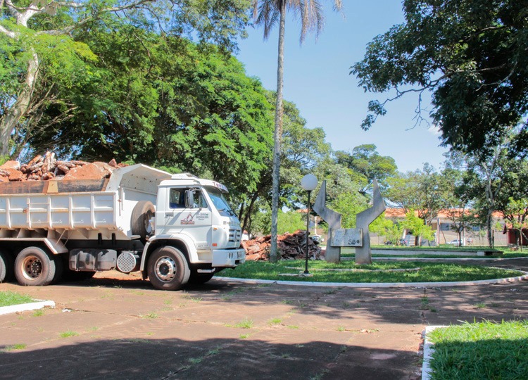 Prefeitura reforma Praça Leonor na Santa Cecília