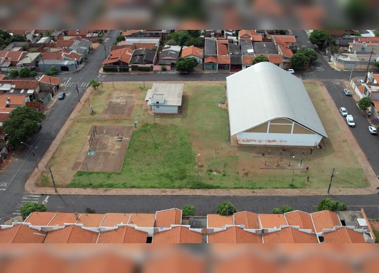 Academia da Saúde e Quadra Poliesportiva na Vila Progresso são revitalizadas