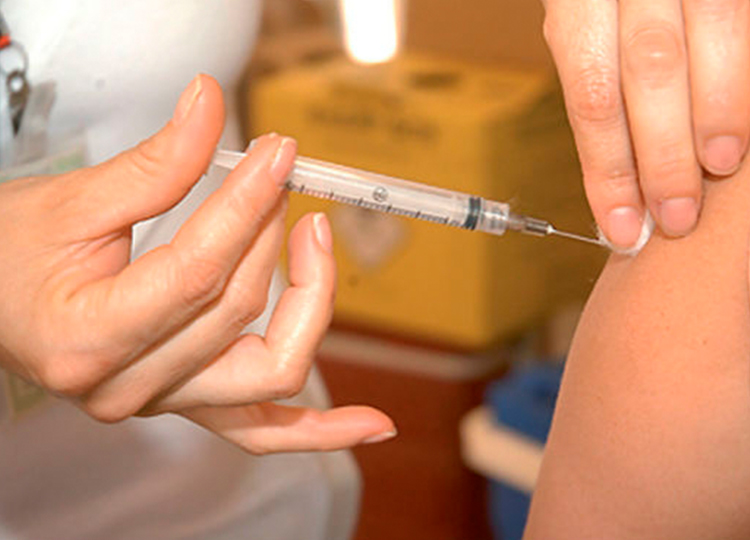 Campanha de multivacinação coloca em dia 1083 cadernetas de crianças e adolescentes