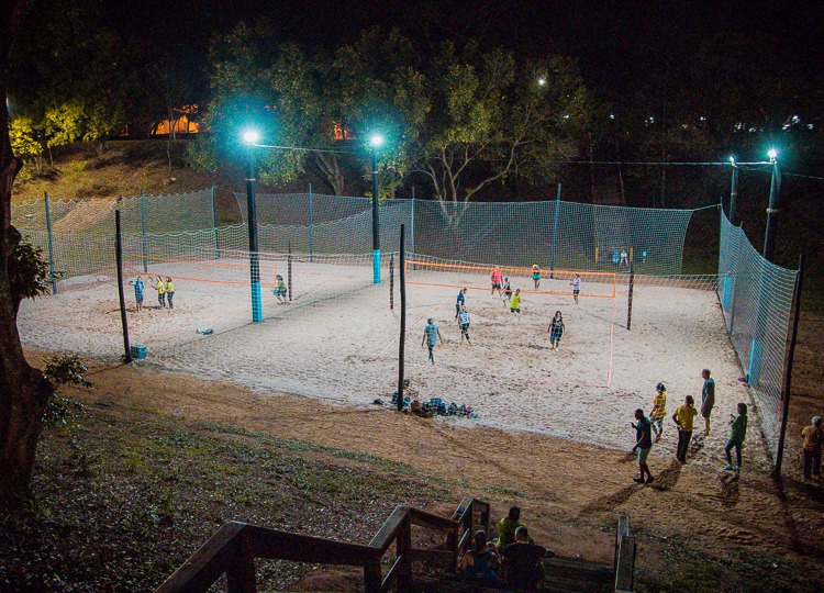 Prefeitura inaugura quadras para a prática de esportes de areia no Parque Buracão
