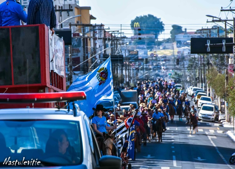 FICAR 2022: Cavalgada é realizada com sucesso em Assis