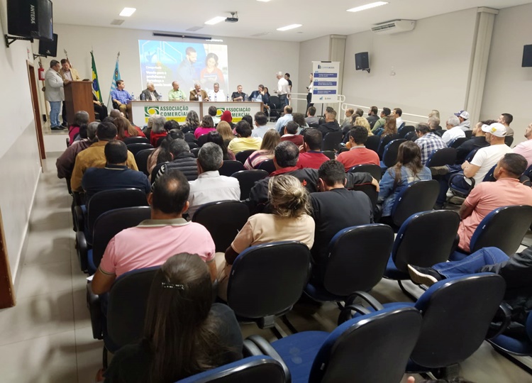 Programa ComprAssis é lançado em Assis para promover negócios entre empresas e a Prefeitura